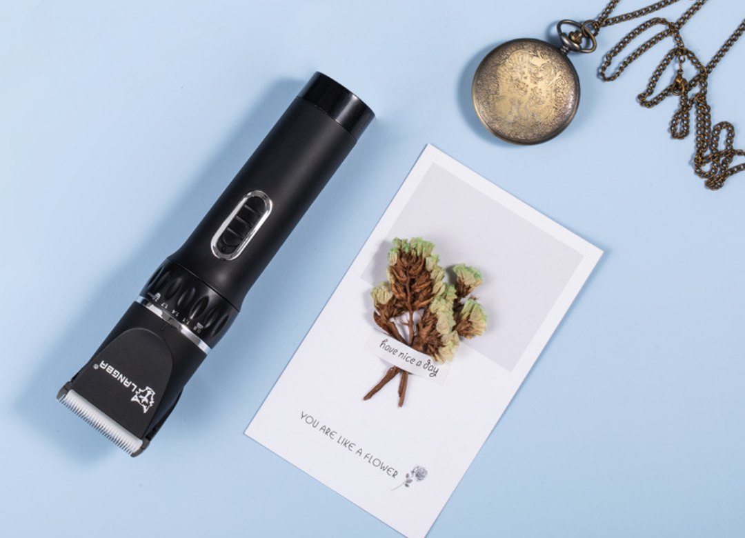 Máquina de tosquiar sem fio para animais de estimação P45